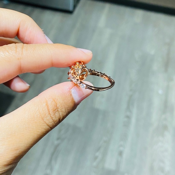 ✨18K Rose Gold Flower✨ - Picture 12 of 15